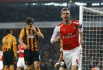 1-0. Med et hovedstød efter et hjørnespark satte Per Mertesacker gang i Arsenals målscoring mod Hull. 