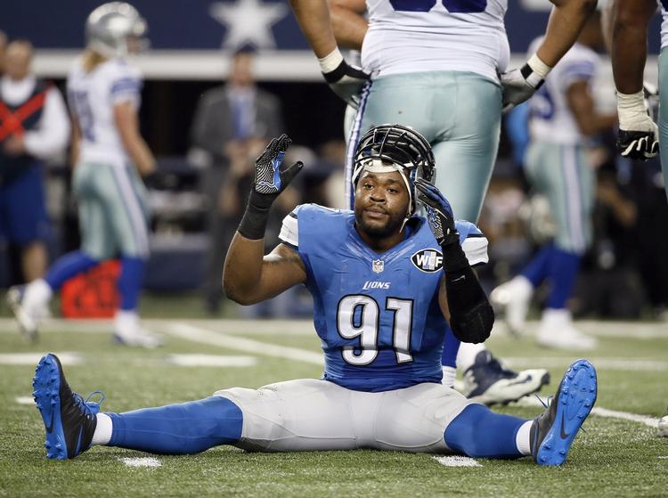 wildcard. Jason Jones fra Detroit Lions ærgrer sig under kampen mod Dallas Cowboys. 