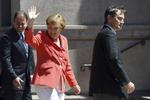 Den tyske forbundskansler Angela Merkel er klar til at lade grækerne udgå af euroen, skriver Der Spiegel. 