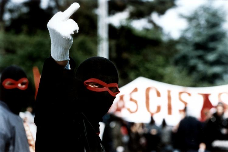 Overfald. Danske antifascister afviser at stå bag overfaldet på den svenske kunstner Dan Park. 