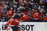 Føringsmål. Anthony Duclair fejrer sin lynscoring med holdkammeraterne. 