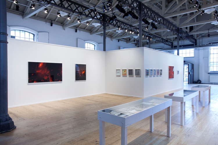flytning. Fotografisk Center brugte sidste sommer Bygning 55 til udstillingen 'Heli Rekula: In Hemingway's Garden', hvor dette billede er fra. Nu bliver bygningen i Kødbyen fast adresse for fotocentret. 