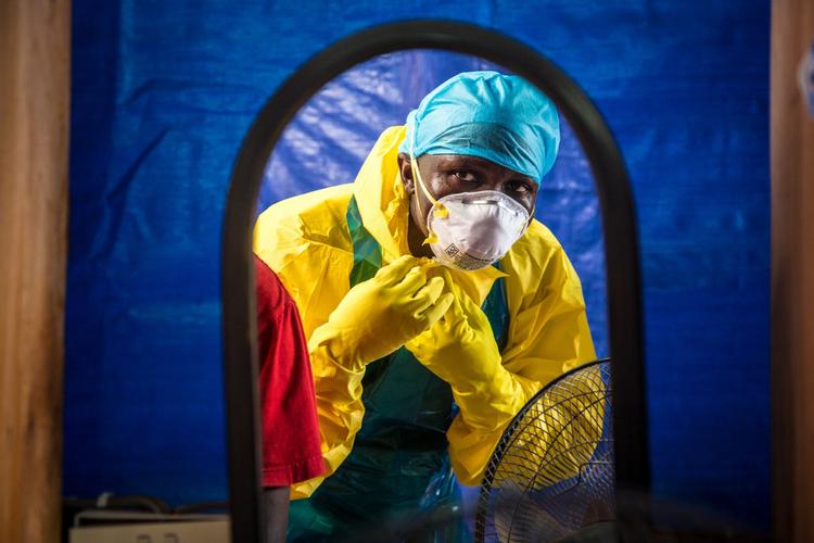 Ebola Den danske medicinalvirksomhed Bavarian Nordic er gået igang med at teste sin Ebola-vaccine på raske mennesker. Virksomheden er stadig igang med at rekruttere frivillige. 