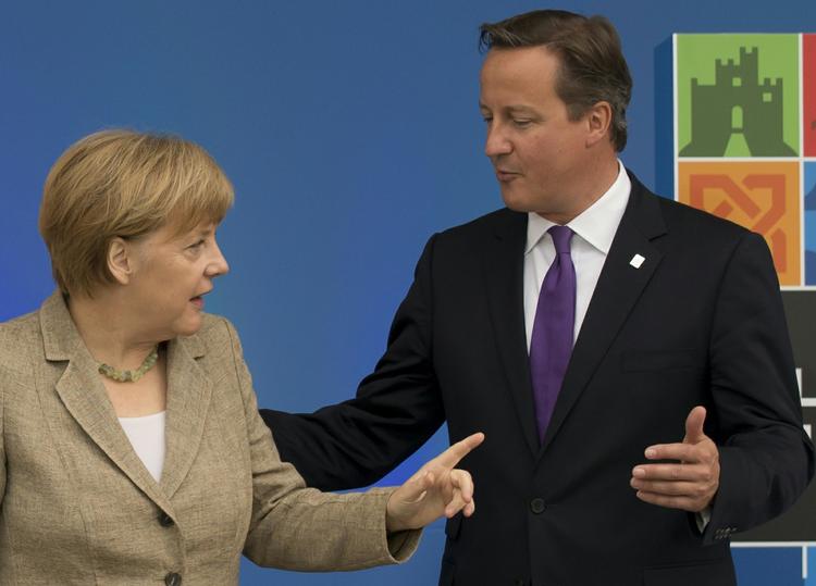 TOPMØDE. Dagens møde mellem Tysklands Angela Merkel og Storbritanniens David Cameron risikerer at slå gnister. 