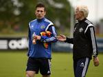 TILFREDSHED. Både landstræner Morten Olsen og Pierre-Emile Højbjerg selv er glad for lejeaftalen med FC Augsburg. 