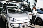 Favorit. Unge, der drømmer om en ny bil, peger ofte på VW Up. Den skal dog være sort. 
