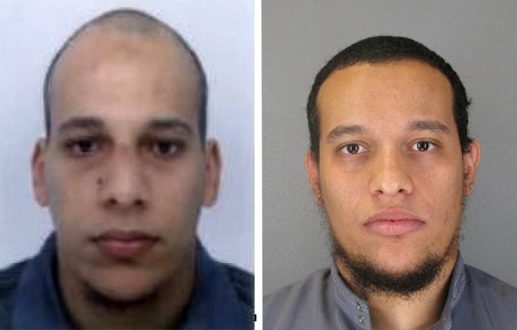 Mistænkte. Cherif (tv) og Said Kouachi eftersøges af fransk politi for drabene i Paris i går. 