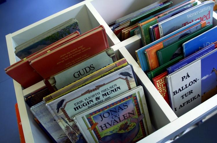 Børnebøger. 'Alberte synger', 'Halfdans ABC' og 'Palle alene i verden' er blot nogle af de børnebøger Politiken anbefaler i deres børnebogsguide. 
