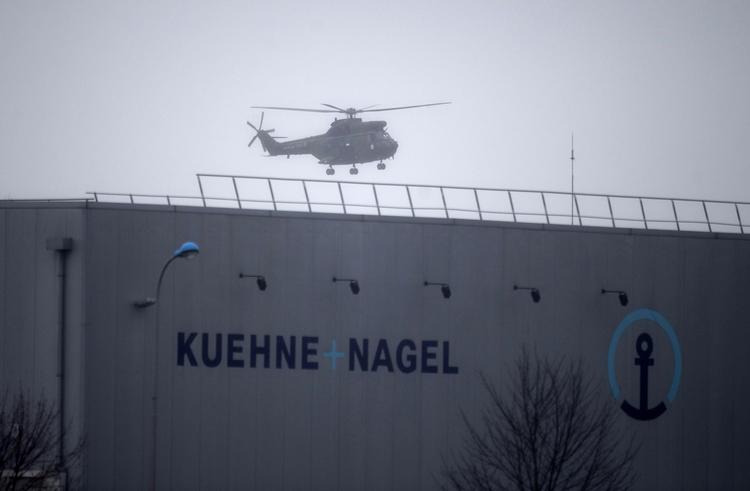 Eftersøgning. Tusindvis af betjente og sikkerhedsstyrker jagter de to formodede gerningsmænd bag massakren på Charlie Hedbo. 
