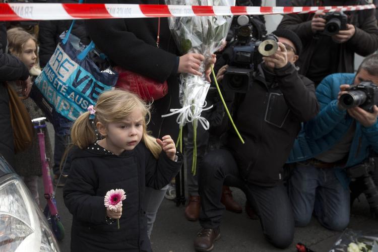 Trist. Paris har været præget af sorg efter det tre dage lange terrordrama i og omkring Paris. 