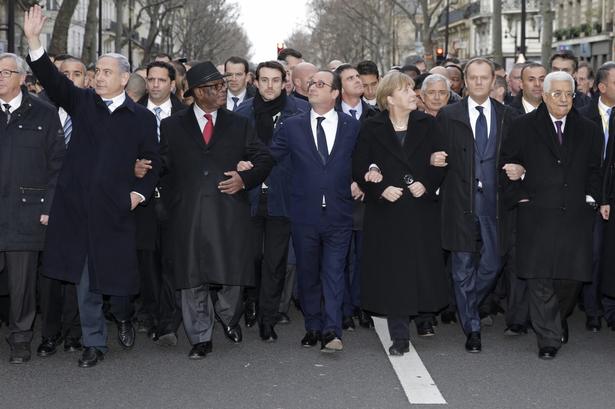 40 statsledere fra hele verden gik med i fredsmarchen, her Israels premierminister  Benjamin Netanyahu, Mali's præsident Ibrahim Boubacar Keita, Frankrigs præsident Francois Hollande, Tysklands kansler Angela Merkel, EU-præsident Donald Tusk, og den palæstinensiske præsident, Mahmoud Abbas. 