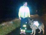 TIP. Lad pandelampen lyse lige foran dig, foreslår Lars Trampe, der løber tur med sin hund om morgenen på mørke landveje. 