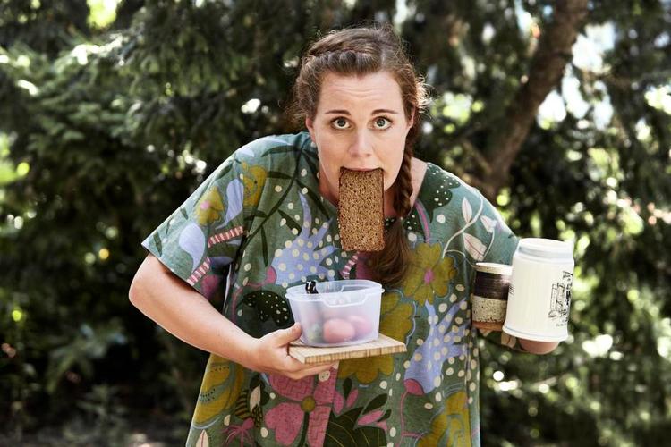 Kikset. Hjørdis fra serien 'Rita' får nu sin egen miniserie i 4 afsnit, der er mere børnevenlig end originalen. Hjørdis spilles af Lise Baastrup. 