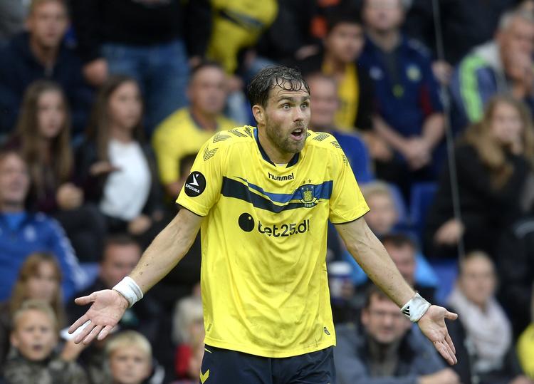 PRESSET. Comebacket for Brøndby måtte udsættes, da Johan Elmander mistede sin far. 