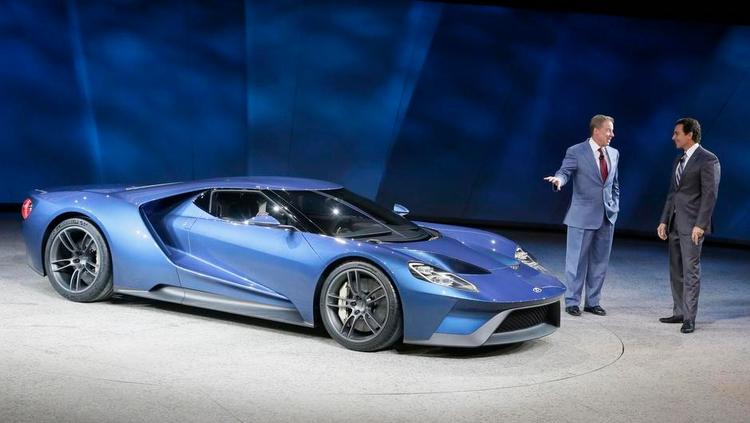 potent. Ford er tilbage på markedet for de skrappe sportsvogne. Det sker med den nye Ford GT,der har 600 hestekræfter. 