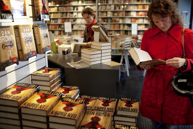 Sællert. Dan Browns romaner har vist sig at være en indbringende forretning, men Gyldendal var ikke overbevist ved første øjekast. 