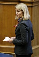 BEKLAGELSE. Statsministeren finder det tilfredsstillende, at kronprins Frederik har beklaget, at han kørte over den lukkede Storebæltsbro to gange. 