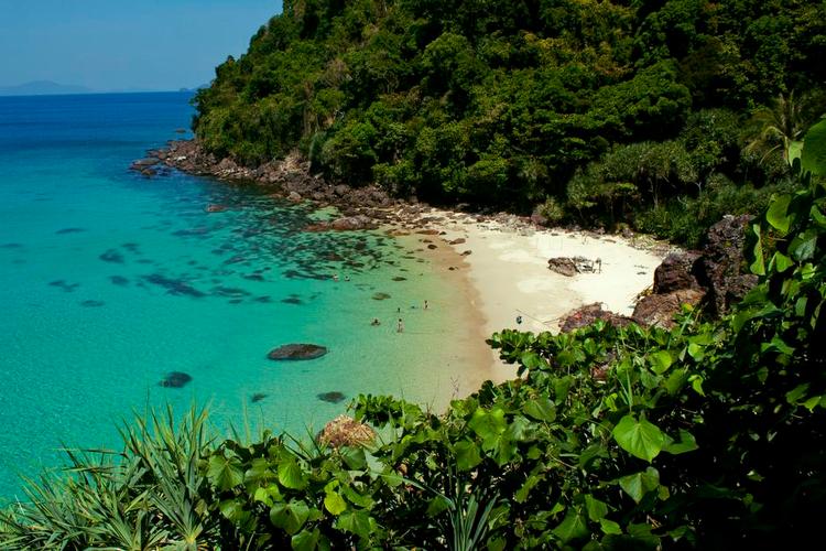 Paradis. Hvis du er helt ok med at dase, bade, tælle kokosnødder, så overvej at lægge vejen forbi Koh Kradan. 