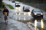 Advarsel. Våde veje og faldende temperaturer kan give risiko for spejlglatte veje i aften og i morgen tidlig. 