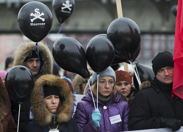 MØRKT. Kun få år efter, at finanskrisen ramte Rusland hårdt, har Vestens økonomiske sanktioner og den faldende oliepris igen rystet den russiske økonom. 