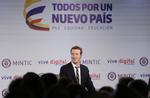 Betaversion. Facebooks direktør Mark Zuckerberg er med til at lancere et nyt arbejdssite. 