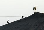 IS. Eftersøgningshold har fundet 16 bagbundede lig i det nordlige Irak. 