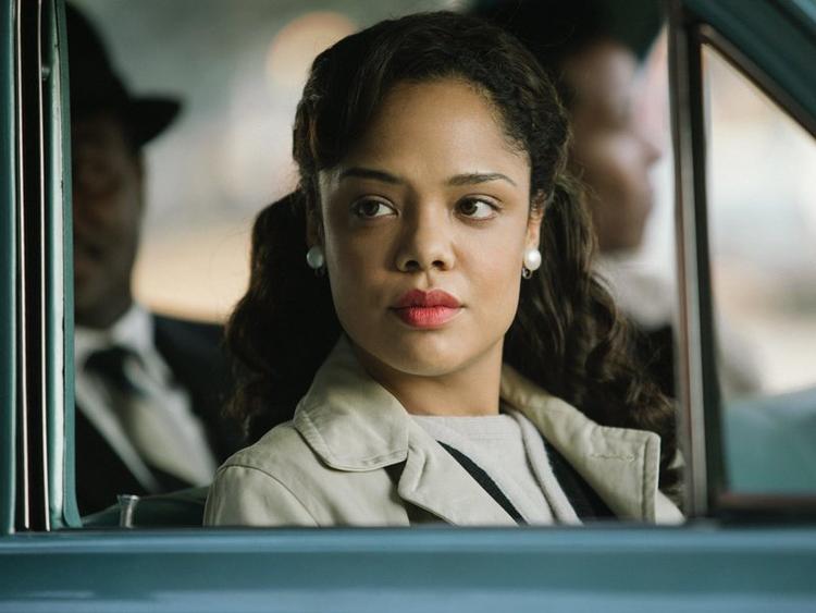 Biografisk. Martin Luther Kings liv og kampen for borgerrettigheder skildres i 'Selma', der er nomineret i kategorien 'Bedste film'. Her ses Carmen Ejogo i rollen som Coretta Scott King, der var gift med Dr. King. 