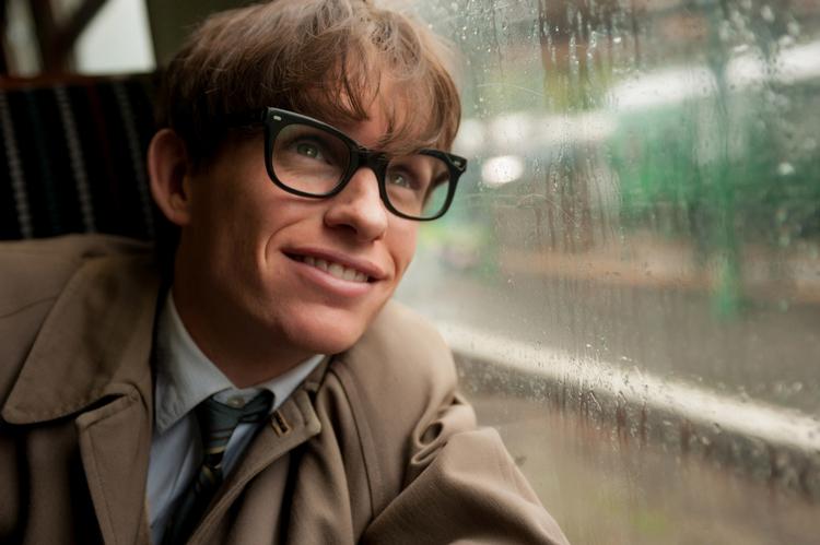 Klog. Eddie Redmayne er nomineret for en Oscar for sin rolle som fysikeren Stephen Hawking i 'The Theory of Everything'. 