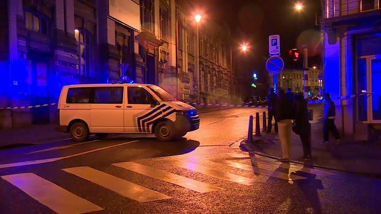 Antiterror. Belgisk politi afspærrede en gade i byen Verviers i forbindelse med aktionen mod en formodet terrorcelle. 