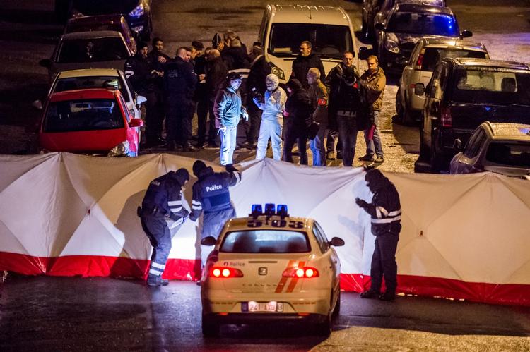 AKTION. Belgisk politi ved gerningsstedet i Verviers, hvor formodede militante muslimer skød løs mod betjentene, da de skulle anholdes. 