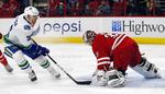 point. Jannik Hansen (tv) scorede og spillede en stor kamp, da Vancouver Canucks sejrede mod Carolina Hurricanes. 