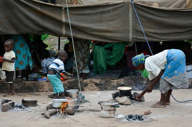 Folk, der er fordrevet fra deres hjem af oversvømmelserne, og nu er midlertidigt genhuset i Sekeni-teltlejren i Chikwawa-området nær storbyen Blantyre, Malawi. 