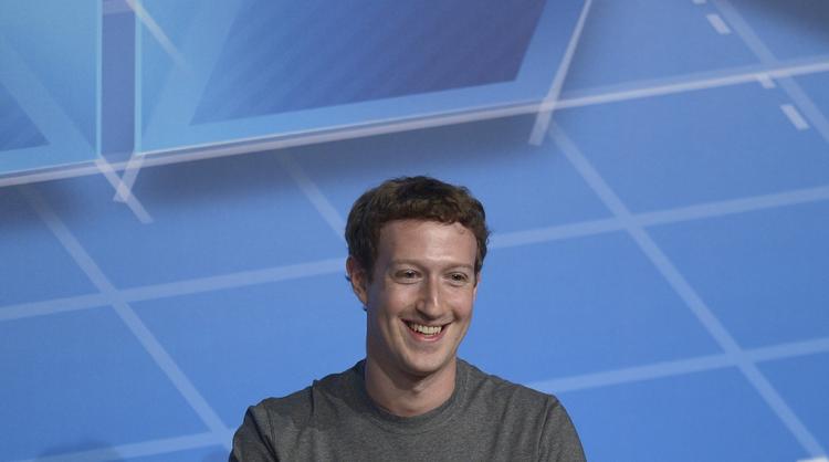 Oprah? Forventningerne til klubben er ellers tårnhøje. Magasinet The Atlantic har spået, at bogklubben vil få en stor effekt på bogsalget, og flere medier har talt om Zuckerberg som en ny Oprah. 