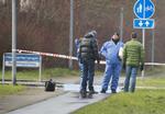 Politiet er stadig i gang med de tekniske undersøgelser på de to adresser i Slangerup, hvor to mænd er fundet døde. 