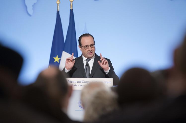 Hollande. Franskmændene slutter op om deres præsident i kølvandet på terrorangrebene i Paris. 
