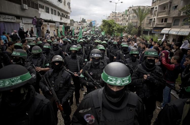Markering. Hamas viser muskler ved en parade i efteråret. 