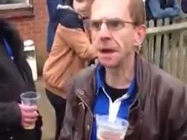 berømmelse. Fodboldfan og byggearbejder Gordon Hill blev 'The Wealdstone Raider', da en lille videostump af ham til en fodboldkamp gik viralt. 