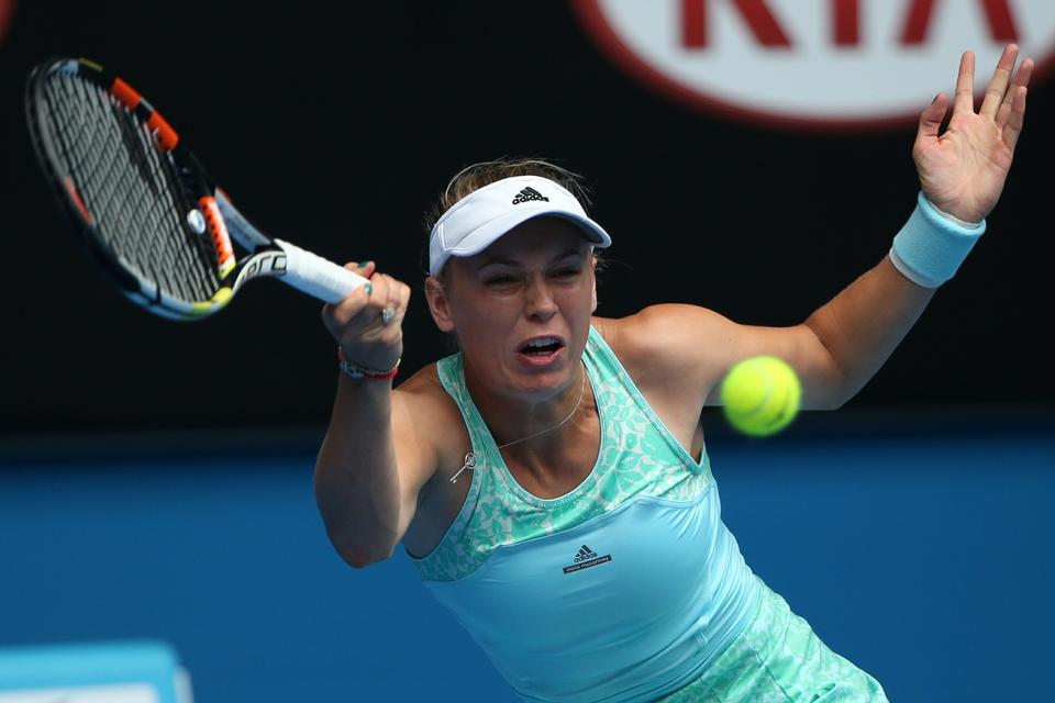 Caroline Wozniacki havde problemer mod den blot 18-årige amerikaner i første sæt, der blev afgjort på tiebreak. 