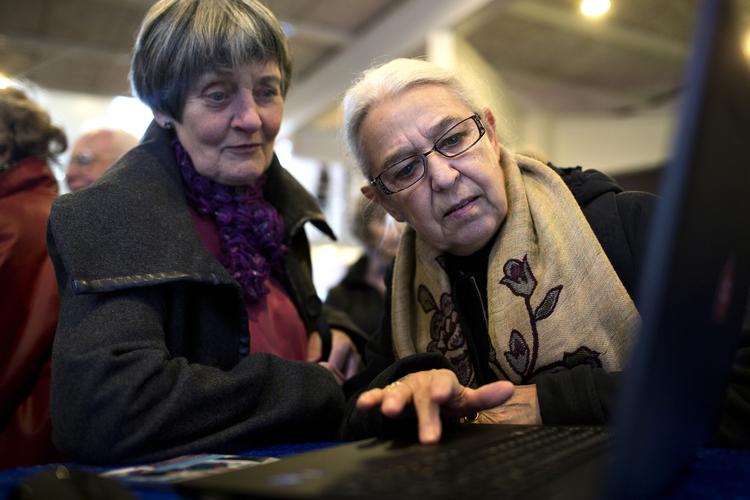 Digitalt. Det skaber unødigt bureaukrati, at ældre uden computer ikke kan fritages for Digital Post og Digital Selvbetjening på samme tid, mener S-borgmester i Aalborg Kommune.Billedet her er fra Gladsaxe Kommune, der er kåret til Danmarks bedste onlinekommune. 