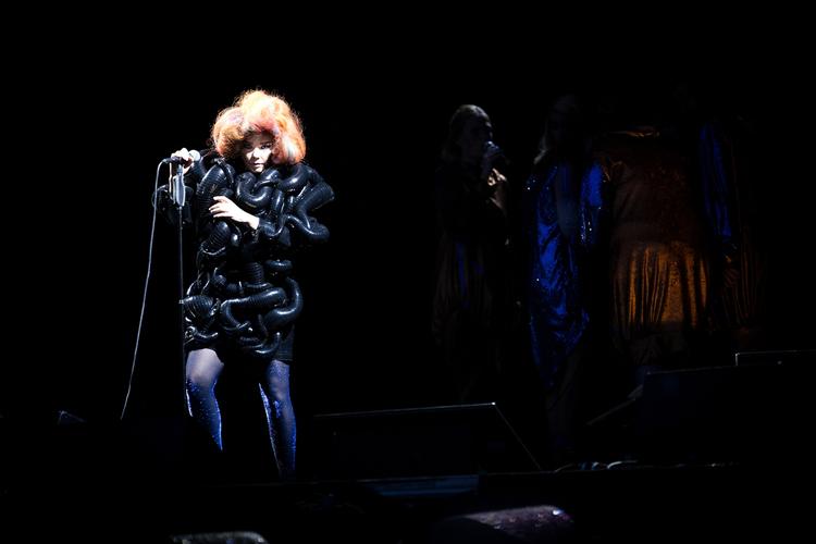 Stjerne. Björk lukkede Orange Scene på Roskilde Festival i 2012. 