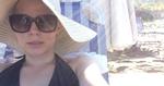 FRED OG RO. Cecilie Stenspil tager en ’selfie’ inden læsning af bog og ro i tre uger på Korfu. 