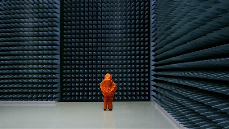 Eksperiment. Den danske instruktør Michael Madsen har sin film 'The Visit' med på Sundance-filmfestivalen. Den handler om, hvordan vi jordboere ville modtage en besøgende fra det ydre rum. 