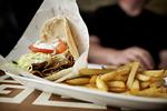 Syv personer frygtes smittet af farlig bakterie i kebab