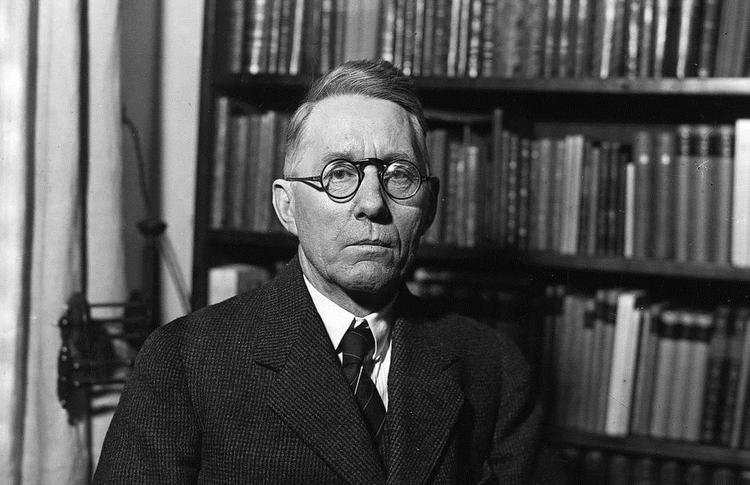 Tænksom. Johannes V. Jensen kunne have et noget brysk ydre, men der lurede en blid altruisme derunder. Begge sider af manden vil blive afsøgt i løbet af 2015. 