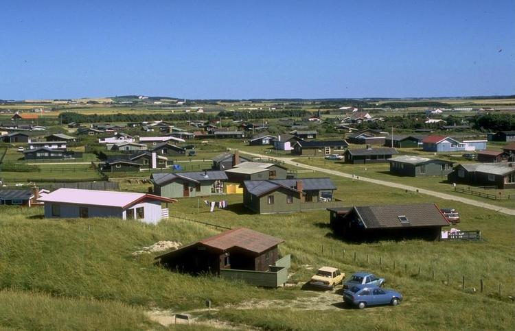 Fair. Vi køber selv huse i udlandet. Lad også udlændinge skyde penge i danske helårsboliger eller fritidshuse som her ved Løkken. 