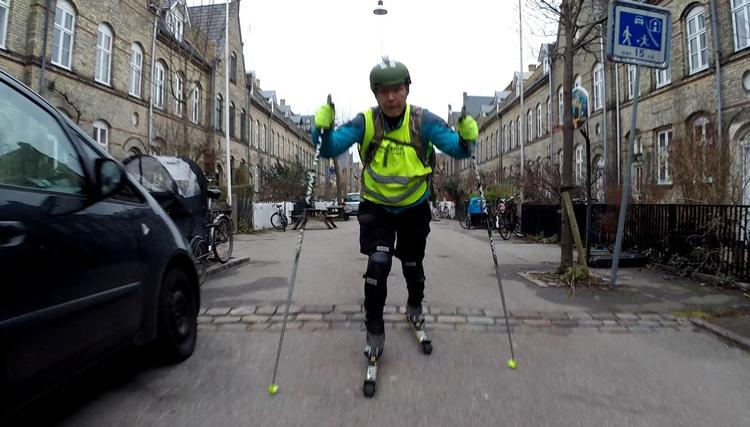 TRANSPORTTRÆNING. Brug turen til arbejde på at gå, cykle, træne rulleski eller løbe. Det er billigt, klimavenligt og sundt. 