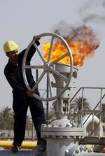 Olie. Saudi Arabien producerer dagligt 9,5 millioner tønder olie. Det er cirka en tredjedel af OPEC-landenes samlede olieproduktion. 