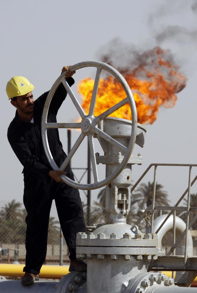 Olie. Saudi Arabien producerer dagligt 9,5 millioner tønder olie. Det er cirka en tredjedel af OPEC-landenes samlede olieproduktion. 