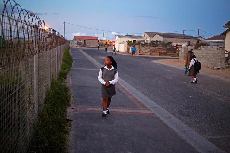 Udsat. Små piger, der bliver bortført, voldtaget og myrdet, er omdrejningspunkt for Orfords krimi 'Fars pige'. 