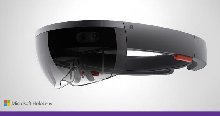 FREMTIDSVISION. Når man kigger igennem Microsofts HoloLens-brille, kan man se computergrafik lagt hen over virkeligheden. Det kan betyde helt nye måder at spille, arbejder og kommunikere på. 